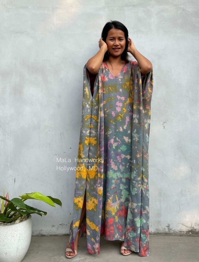 Caftán gris con estampado tie-dye arcoíris A-15 Tallas grandes Caftán arcoíris Vestidos de playa para mujer Ropa de vacaciones Vestido de descanso Ropa de resort Mumu imagen 5
