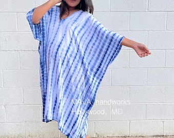 FR 5 - Blanco con azul Midi Kaftan Resort, poncho teñido, ropa de salón, túnica de playa, vestido de verano, vestido de poncho, top teñido,