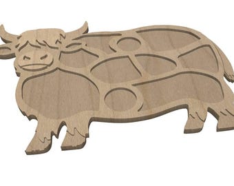 Highland cow serving board svg