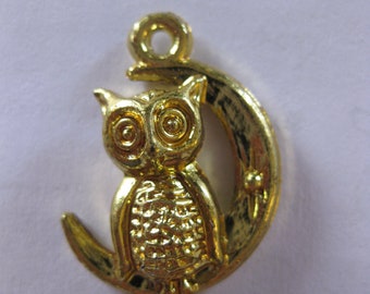 Pair of gold or silver owl and crescent moon gumball vending machine cracker jack charms