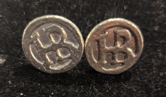 Hudson Bay reproduction buttons