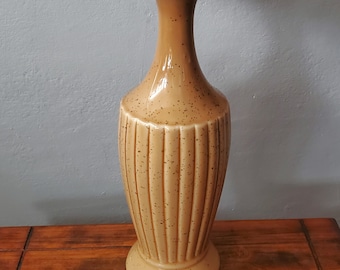 Mid Century Ceramic Table Lamp/ Vintage Butterscotch Porcelain Accent Lamp/ Bedside Lighting