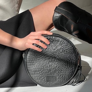 Bolso de mano redondo de piel, bolso bandolera pequeño, cartera de piel natural, monedero negro para eventos formales