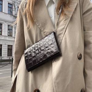 Clutch de cuero marrón, Mini bolso de cuero natural para ocasiones especiales, Bolso de noche para dama, regalo para madre, Color personalizado disponible.