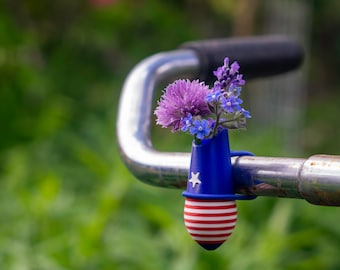 1x American bike vase. Beautiful little vase for on your bicycle with colored elastic binder. Biodegradable PLA Plastic.