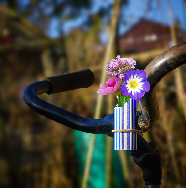 1x two-color bike vase with vertical stripes. Colored White-Dblue, or choose your combo and elastic binder color image 3