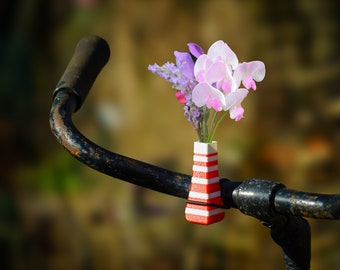 1x two color red white square bike vase for on your bike with colored elastic binder. Pick one of 65 color combinations in two patterns.