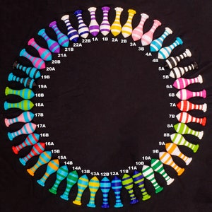 1x zweifarbige Kronen-Fahrradvase für Ihr Fahrrad mit farbigem Gummiband. Wählen Sie eine von 65 Farbkombinationen in zwei Mustern. Winzige Vasen. Bild 6