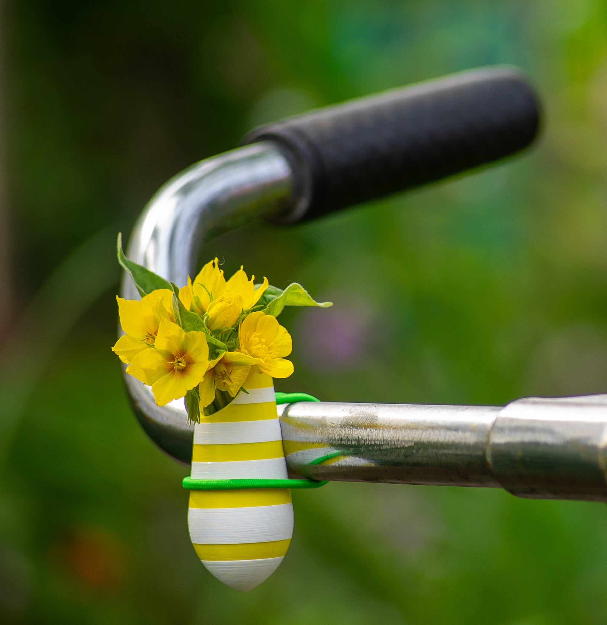 1x Two Color Bike Vase for on Your Bike With Colored Elastic - Etsy