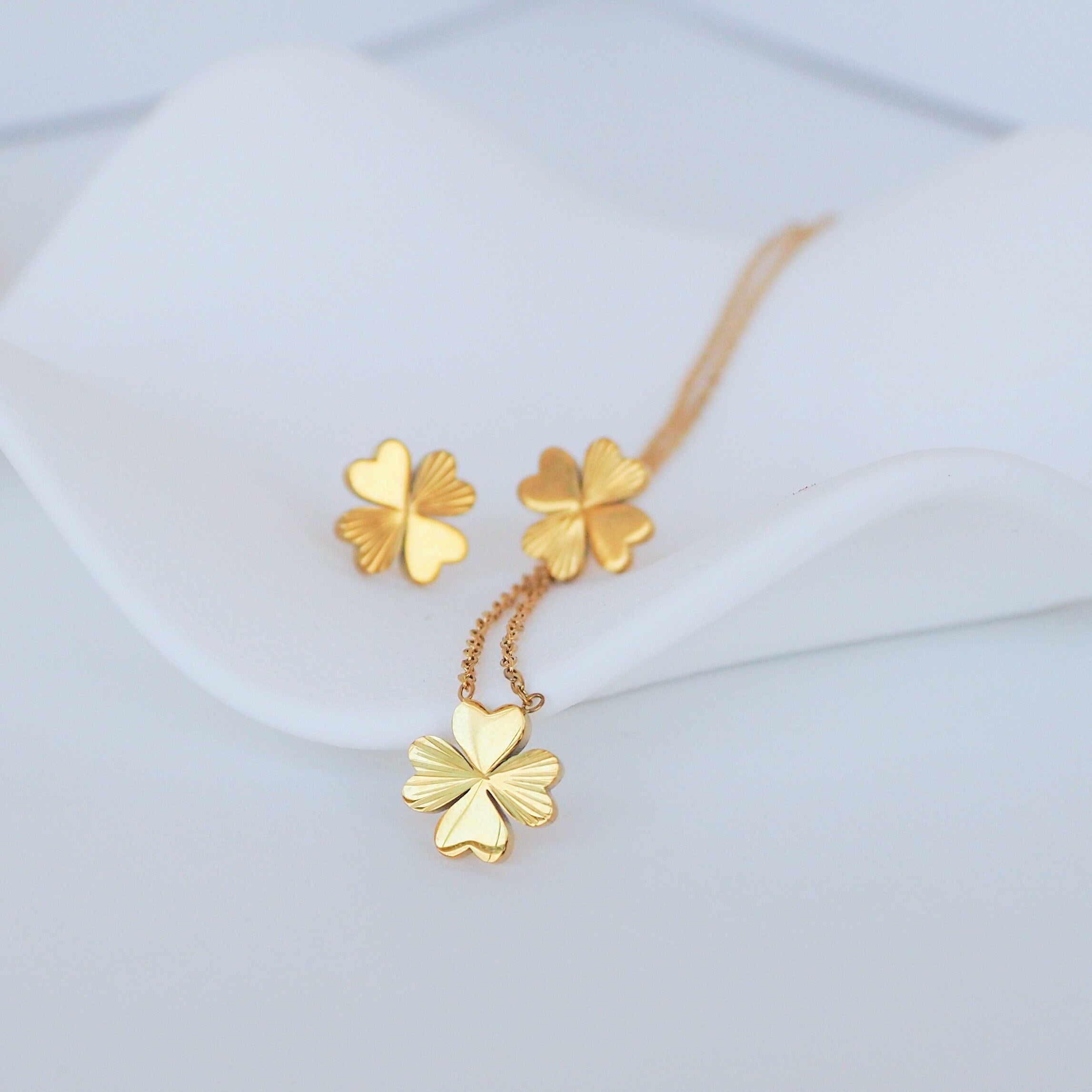 Dainty Gold Four Leaf Clover Necklace Minimalist Good Luck Pendant Gift ...