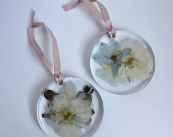 Adorno floral de resina personalizado de 7,6 cm / Recuerdo de flor seca / Adorno para conservar ramos de novia