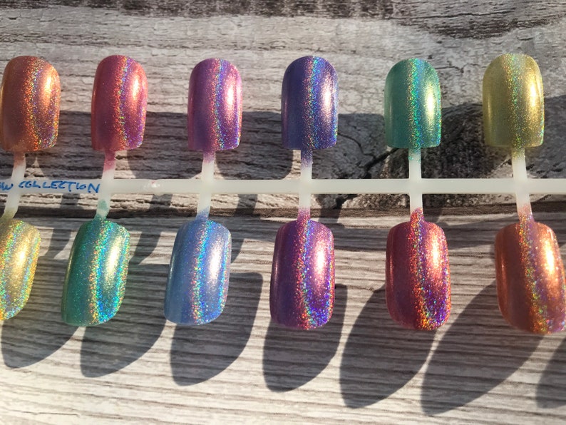Holo Taco Press-On Nails - Thumbnail 2