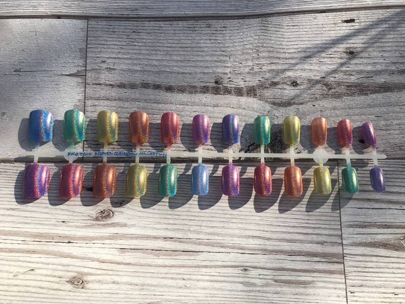Holo Taco Press-On Nails - Thumbnail 5