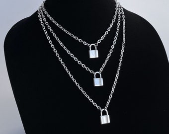 Collier cadenas argenté en acier inoxydable ovale avec cadenas à maillons de chaîne et pendentif ras de cou fait main à LA