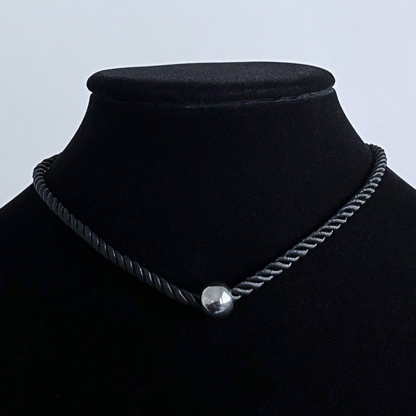 Silver ball necklace 90s Clearance