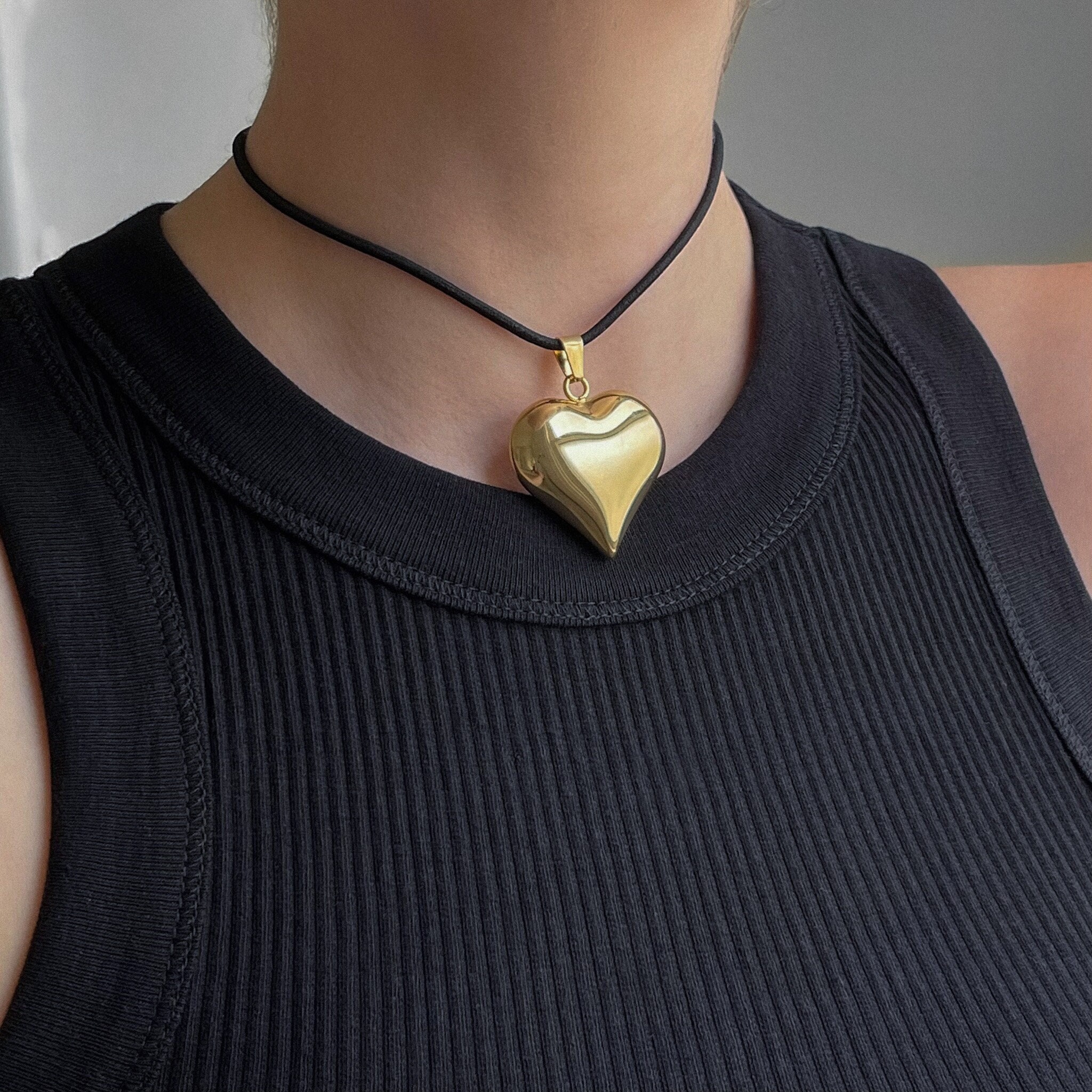 ネックレス・ペンダント Heart String Necklace Gold Puffed Heart String Necklace Black Cord Long Wrap Tie