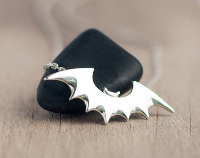 Bat necklace, Wiccan jewelry, Gothic jewelry, Vampire necklace, Bat, Dracula