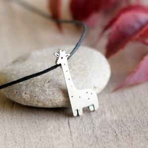 Giraffe, Giraffe gift, Giraffe necklace, Silver pendant, Animal necklace, Woodland animals
