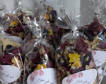 Gooi met liefde: Set van 25 biologisch afbreekbare zakjes met bloemenmix en confetti voor bruiloften