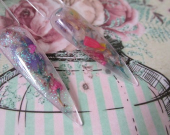 Clear Acrylic powder with dried flowers nail art
