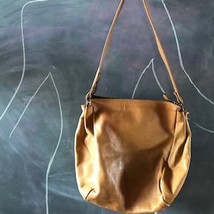 Vintage Leather Hobo Handbag / Leather Shoulder Bag / Large Unlined Leather Purse
