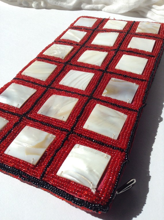 Vintage Lucite and Beaded Clutch / Mod by Design … - image 4