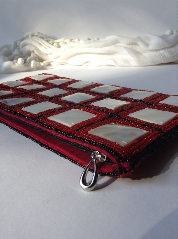 Vintage Lucite and Beaded Clutch / Mod by Design … - image 3