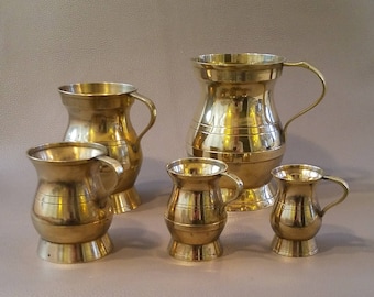 Vintage Brass Tankards, Brass Tankard Set, Brass Ornaments, Ornamental Brass, Tankards, Display items, Display tankards, Brass Decor