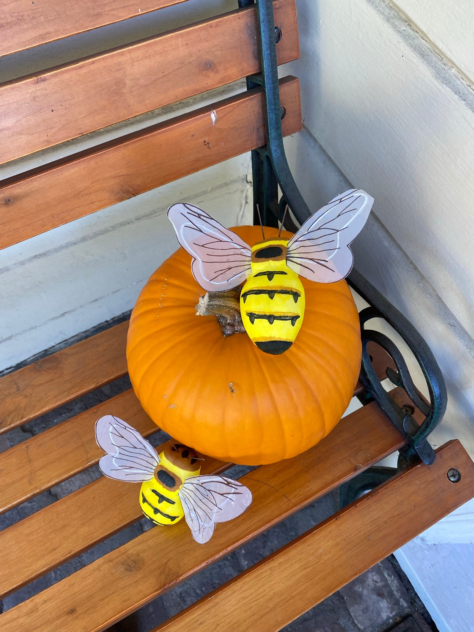 MaisyPlum on X: Bee Decorations - Honey Bee Home Decor - Bumble Bee Garden  Decor  #handmadehour  / X