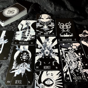 Wayward Dark Tarot Deck - 4.Edition mit Starrer Box und Anleitungsbuch Bild 3