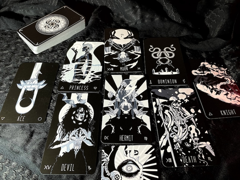 Wayward Dark Tarot Deck - 4.Edition mit Starrer Box und Anleitungsbuch Bild 3
