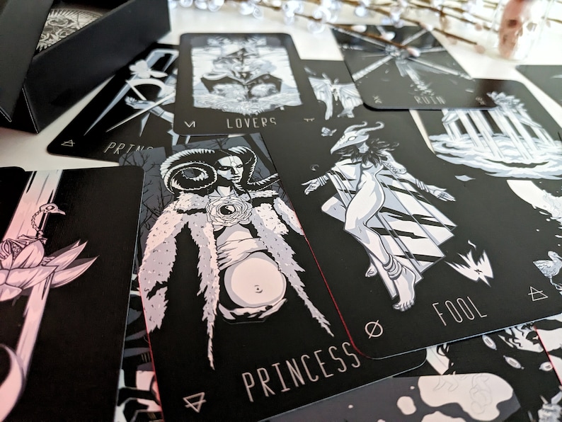 Wayward Dark Tarot Deck - 4.Edition mit Starrer Box und Anleitungsbuch Bild 6