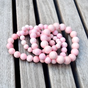 8 10 12 mm Queen Conch Beaded Bracelet - Stretchy Bracelet
