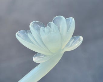 Green Carved Magnolia Flower Hairpin - Serpentine Jade Hair Stick Magnolia Jade Hairpin: Natural Xiu Jade Flower Hair Stick - Etsy main image 2