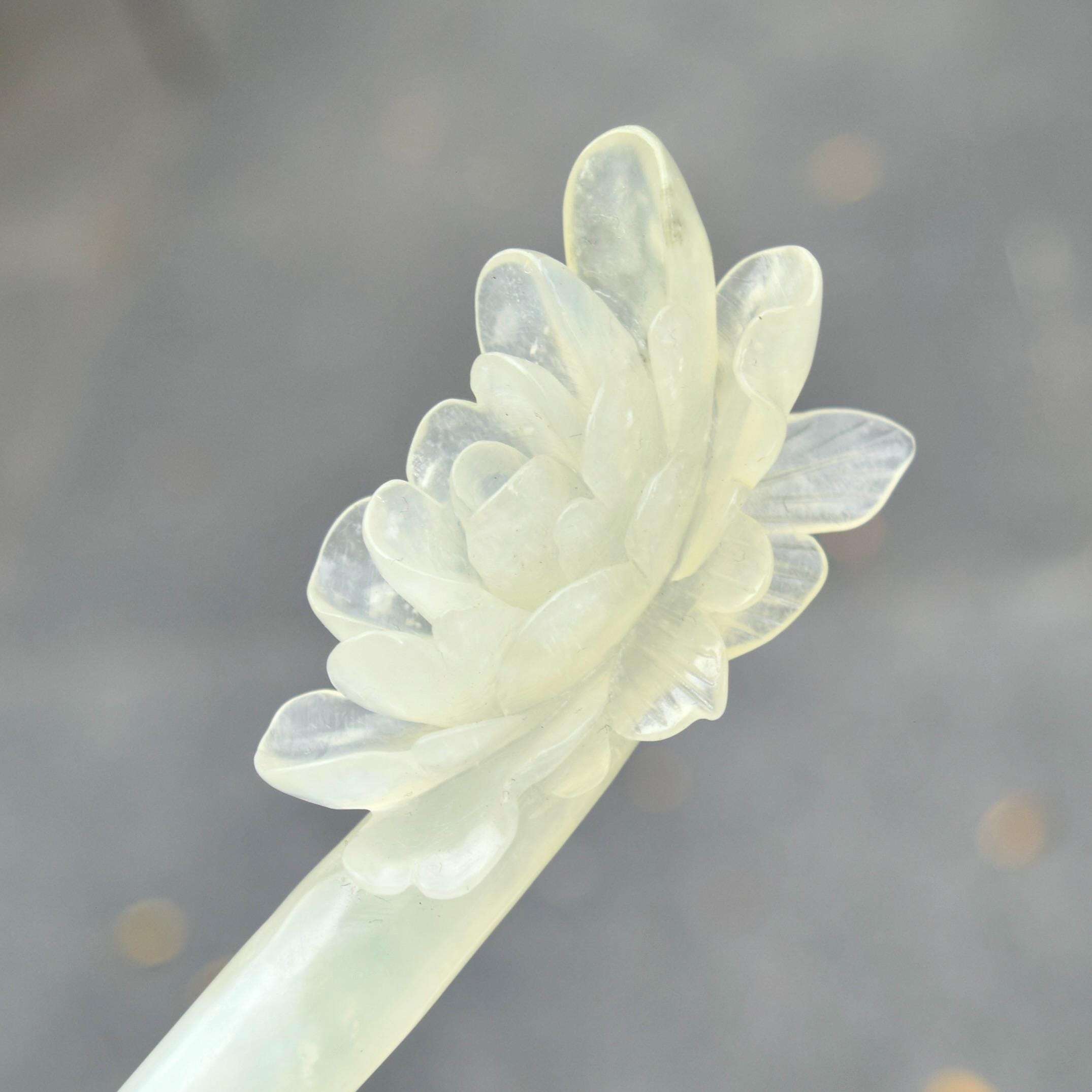 Green Icy Peony Carved Hairpin - Serpentine Jade Hair Stick  display picture 1