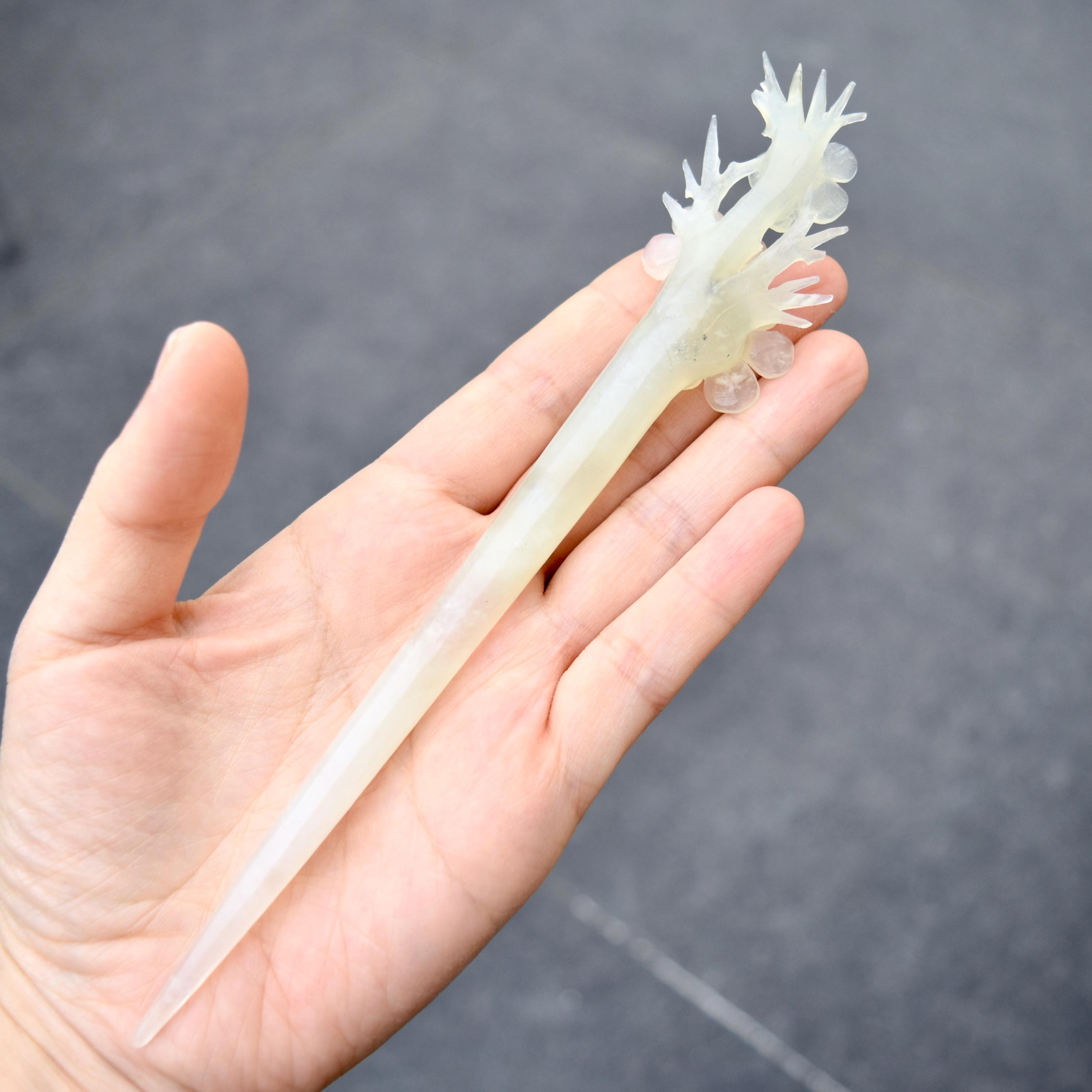 Green Icy Plum Blossom Carved Hairpin - Serpentine Jade Hair  display picture 1