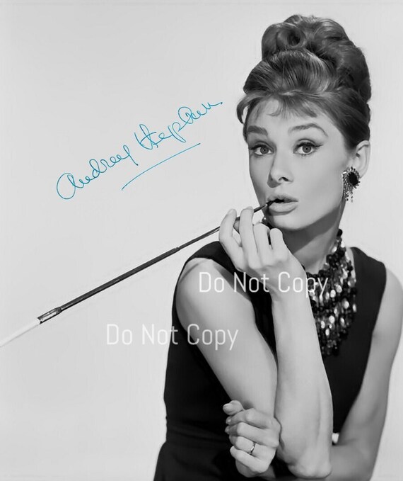 Audrey Hepburn Signed 8X10 page eBay Audrey Hepburn★直筆サイン写真★証明書COA◆9188