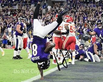 Lamar Jackson Signed Photo 8X10 rp Autographed Picture Baltimore Ravens TD !