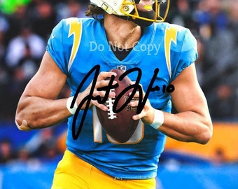 Justin Herbert Signed Photo 8X10 rp Autographed Picture * Los Angeles Chargers NFL