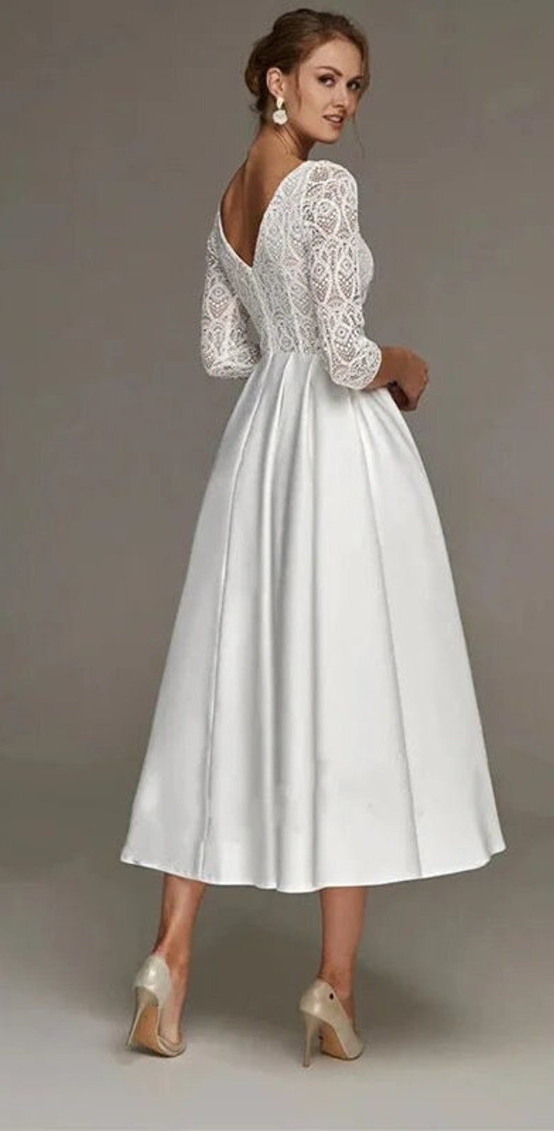 Robe de mariée longueur thé ivoire chic moderne Dentelle à col en V en satin à manches trois-quarts Robe de mariée avec poche Robe de mariée courte image 9