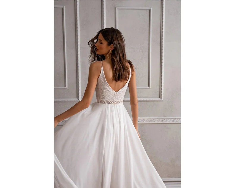 Simple Lace Ivory Chiffon Boho Wedding Dress Sleeveless O-Neck Floor-Length Bridal Gown Backless Detail Chic Boho Bride Gown image 3