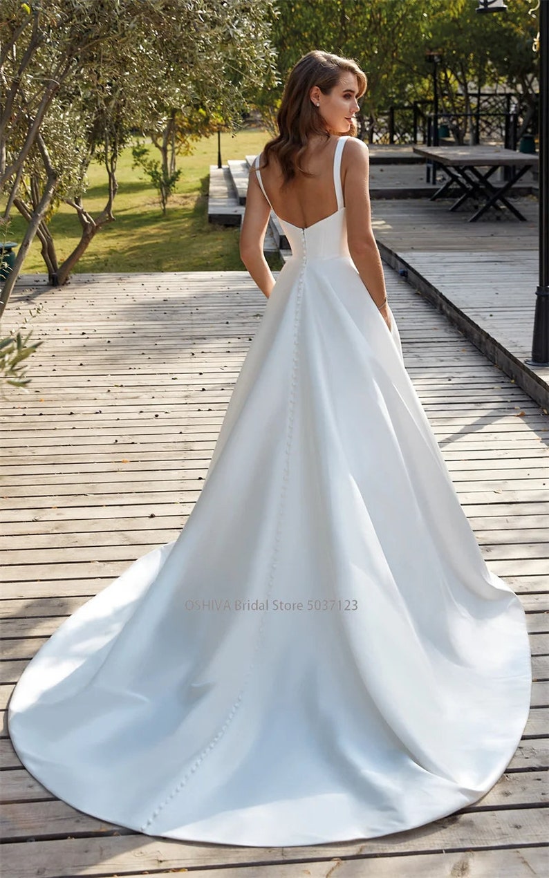 Robe de mariée civile en satin à col en V Robe de mariée boutonnée dos nu Bretelles spaghetti Blanc, dimension personnalisée Robe de mariée Robe de mariée image 3