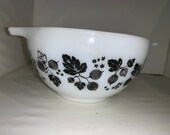 Vintage Pyrex 1 1 2 Pint Gooseberry Black White Mixing Bowl 441
