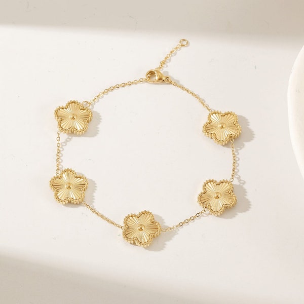 Five Petal Yellow Gold Daisy Bracelet