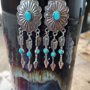 矢と盾のイヤリング