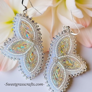 White lined beaded earrings, Native American beaded earrings, Indigenous beadwork, beaded bride earrings, wedding earrings