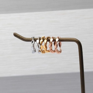 Delicados pendientes de aro, pendientes de aro retorcidos, pendientes de acero quirúrgico, pendientes hipoalergénicos de K-pop, pendientes de aro finos, regalo para ella