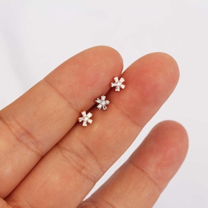 Winzige Blume Knorpel Ohrstecker 16g Blume Conch Helix Tragus Ohrstecker Einzel Ohrstecker hypoallergen mini Blume kleine Ohrstecker