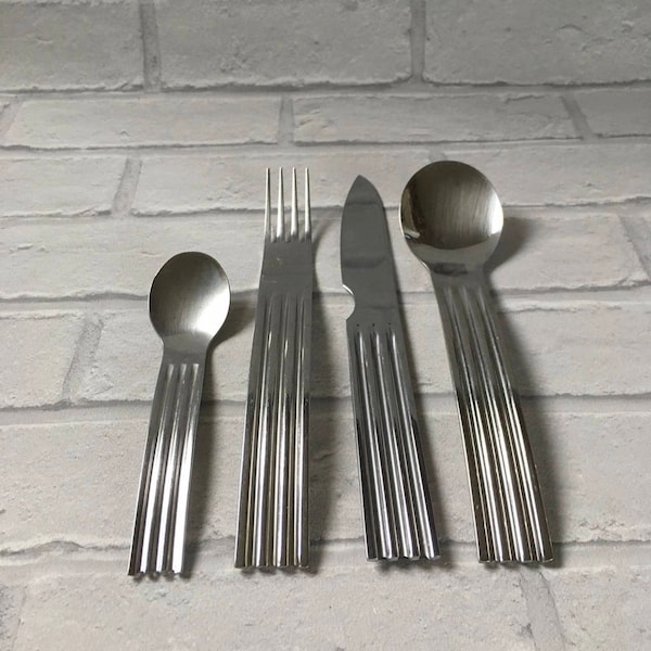 Vintage Modernist Habitat Made in Japan 24 piece 18/8 Stainless Steel Cutlery Very Rare 1970s As Good as New