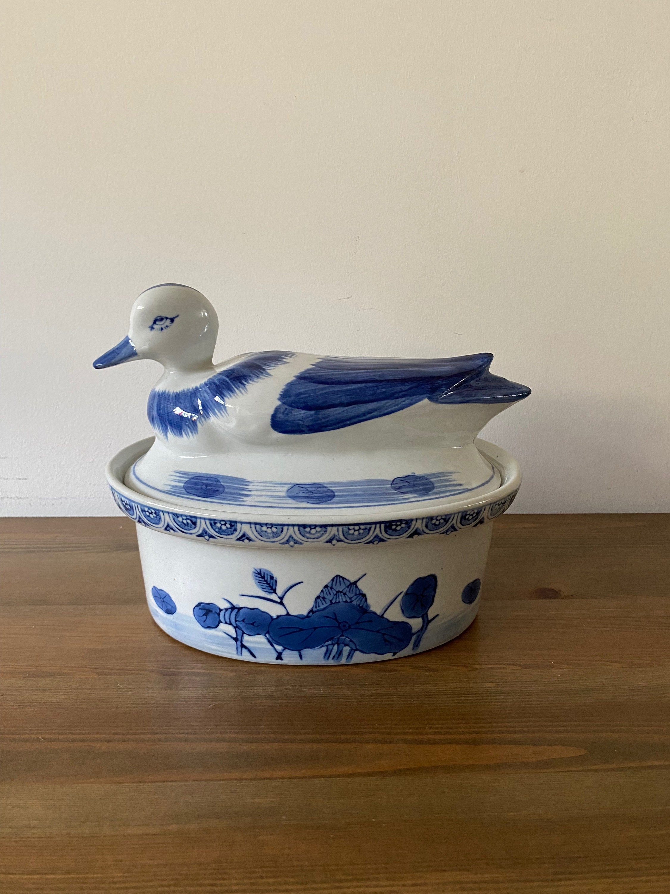 Duck lid clearance